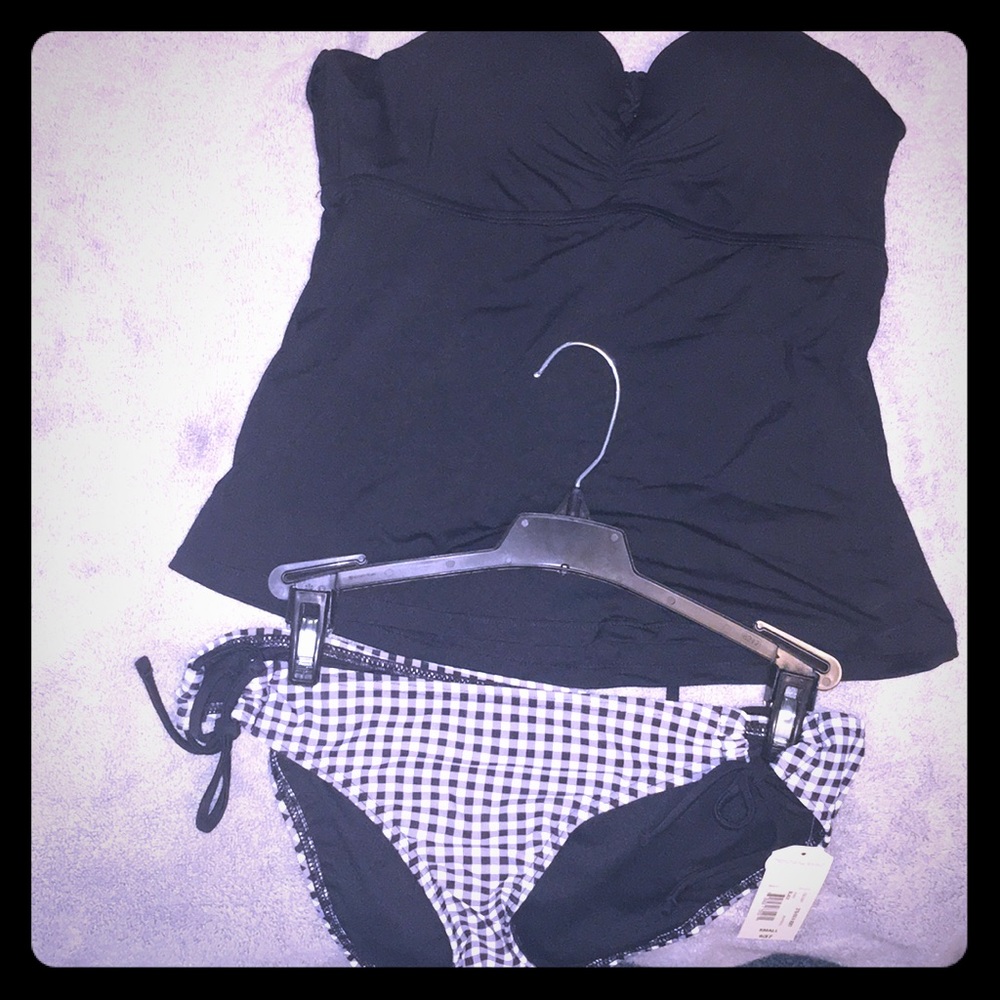 Two piece swim wear (top)Ambrielle (bot)Arizona